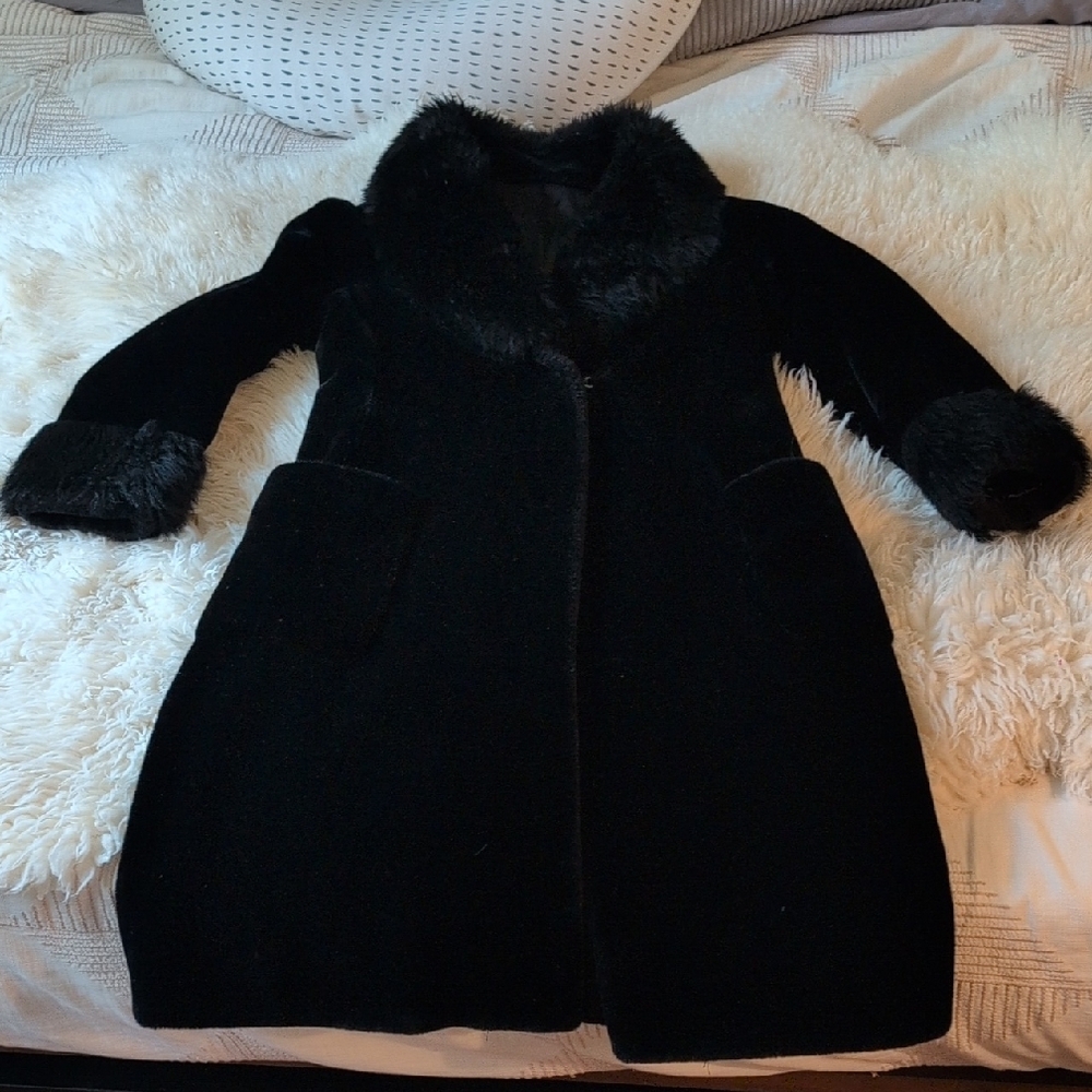 Elegant Black Faux Fur Women's Coat
